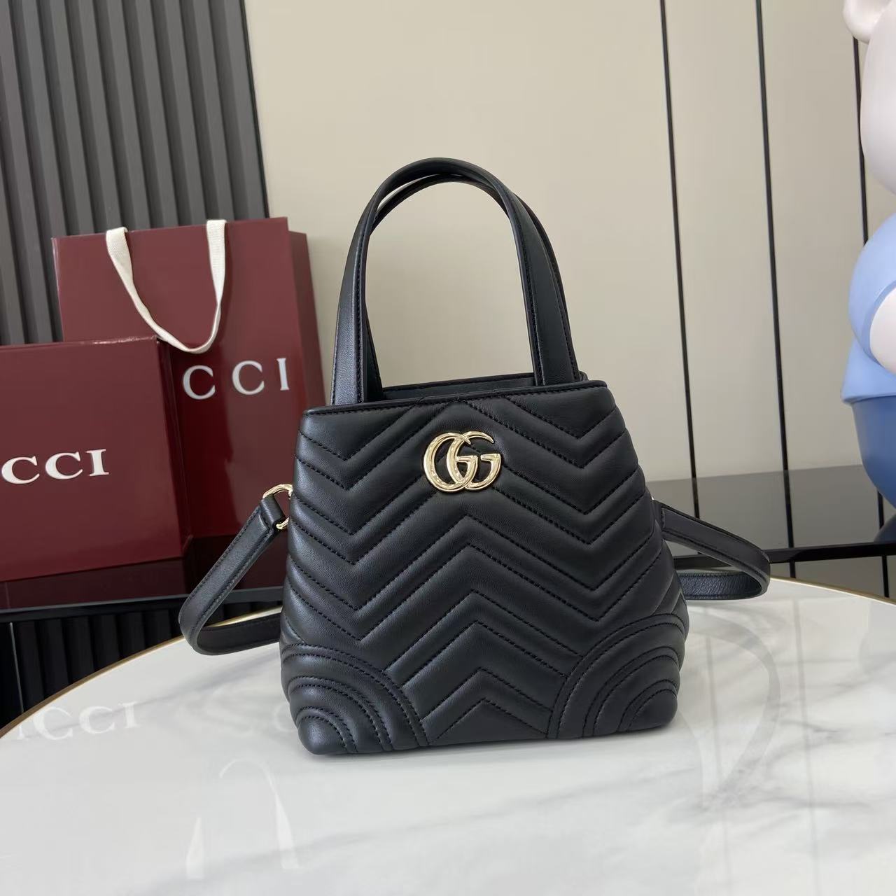 Gucci Marmont Black Leather Tote Bag with Chain Strap - Versatile Design 7 i1755852754244 2850 0 5