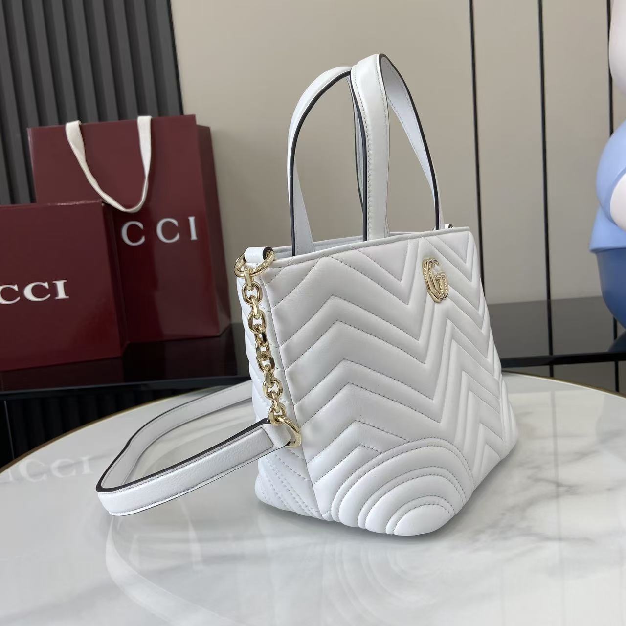 Gucci Marmont White Leather Tote Bag with Chain Strap - Stylish & Versatile 3 i1755852813745 1439 0 1