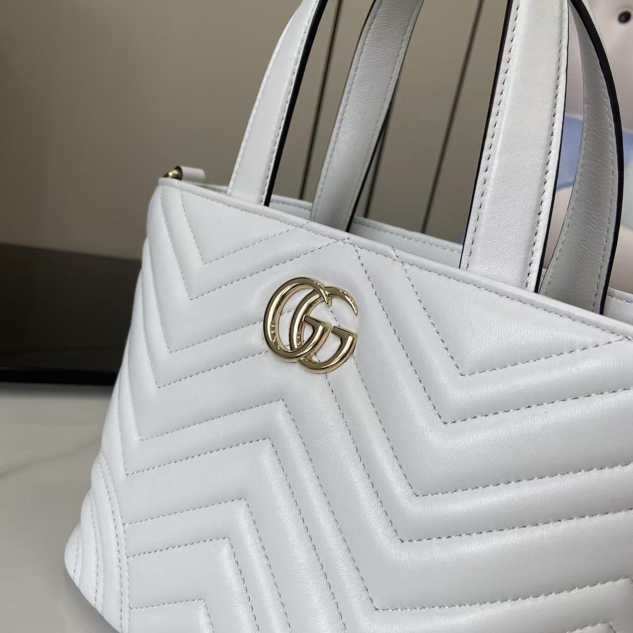 Gucci Marmont White Leather Tote Bag with Chain Strap - Stylish & Versatile 6 i1755852813745 2418 0 4