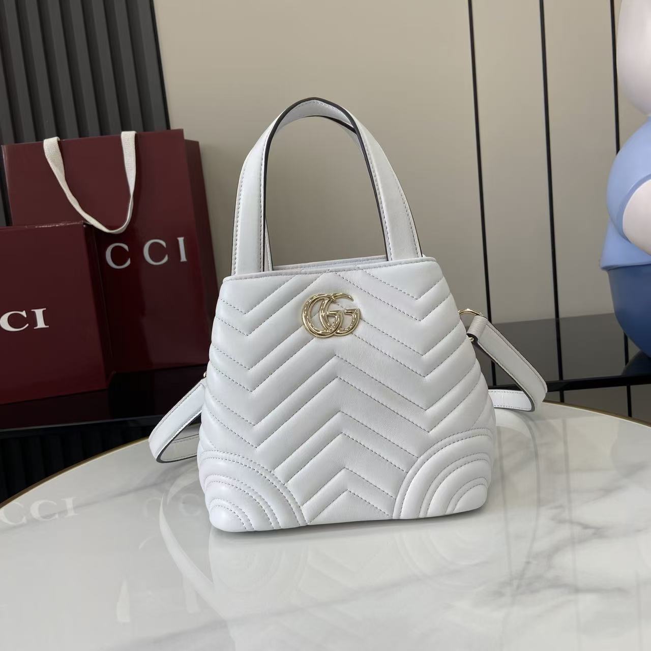 Gucci Marmont White Leather Tote Bag with Chain Strap - Stylish & Versatile 7 i1755852815340 8773 0 5
