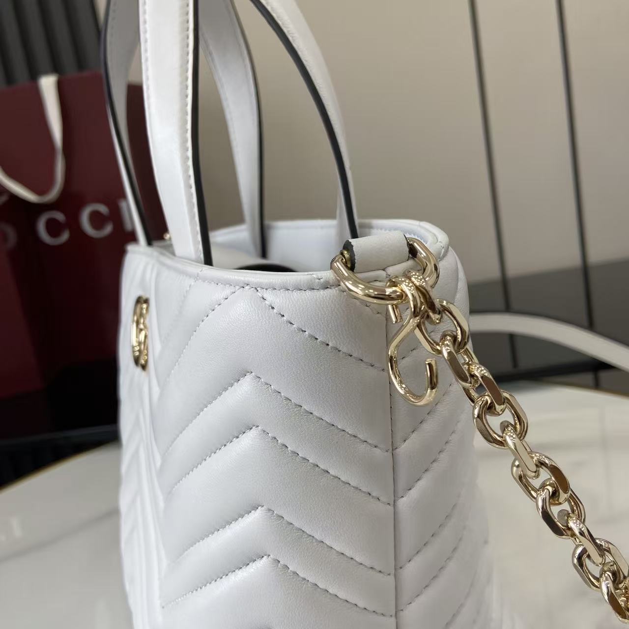 Gucci Marmont White Leather Tote Bag with Chain Strap - Stylish & Versatile 12 i1755852816314 2273 0 10