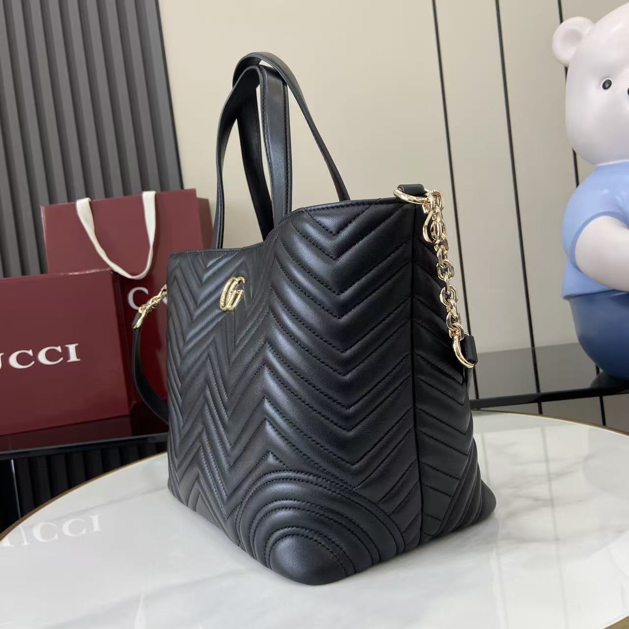 Gucci Marmont Black Leather Tote Bag with Chain Strap - Versatile Design 8 i1755852894781 1833 0 6
