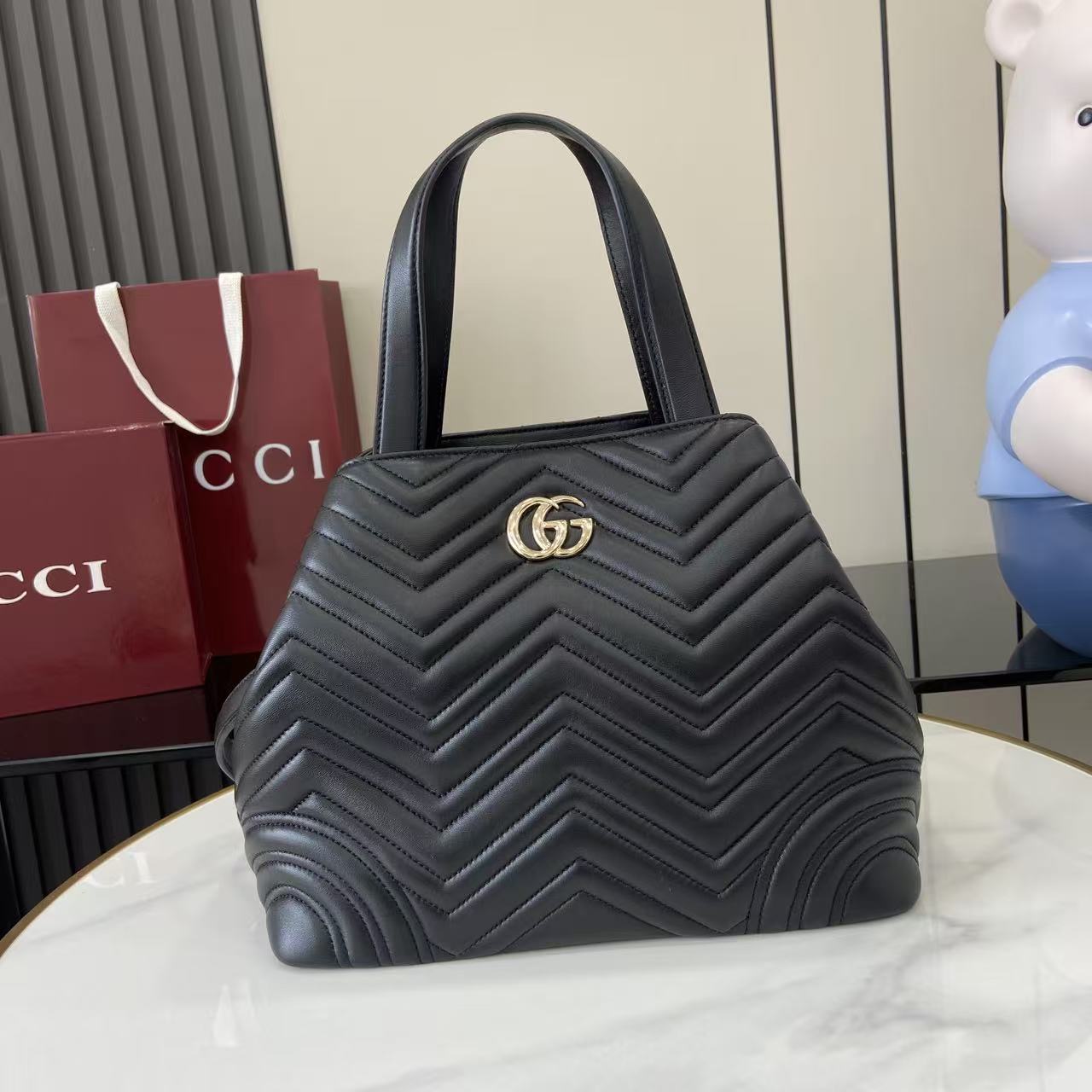 Gucci Marmont Black Leather Tote Bag with Chain Strap - Versatile Design 7 i1755852901799 7092 0 5