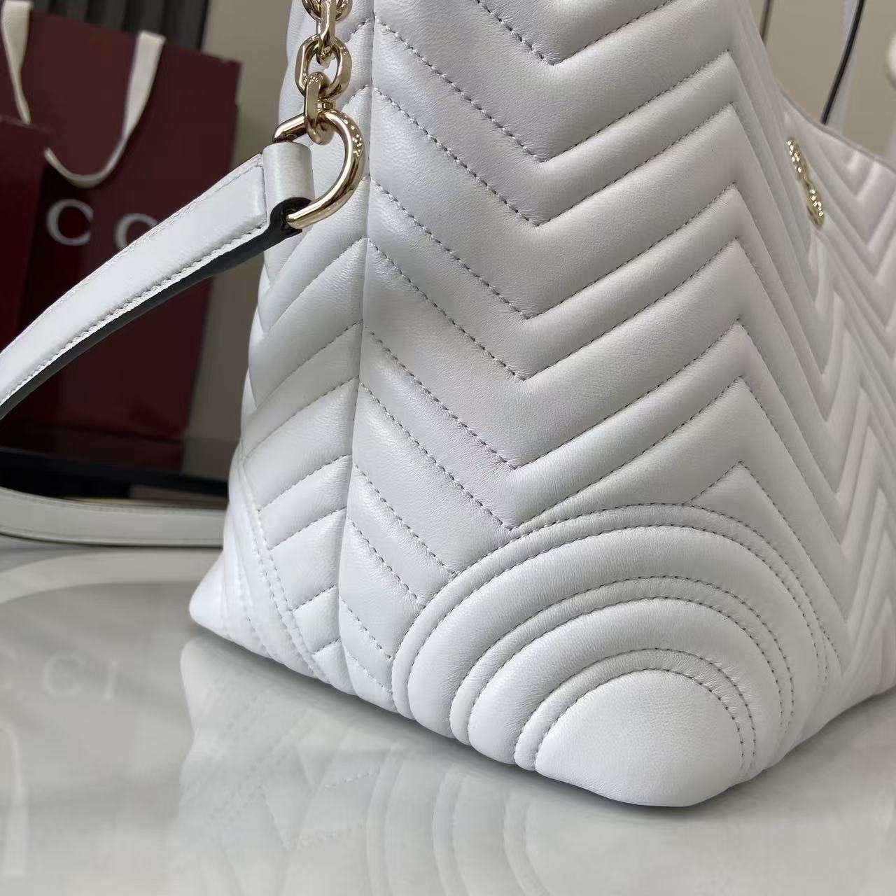 Gucci Marmont White Leather Tote Bag with Chain Strap - Versatile Design 12 i1755852938327 505 0 10