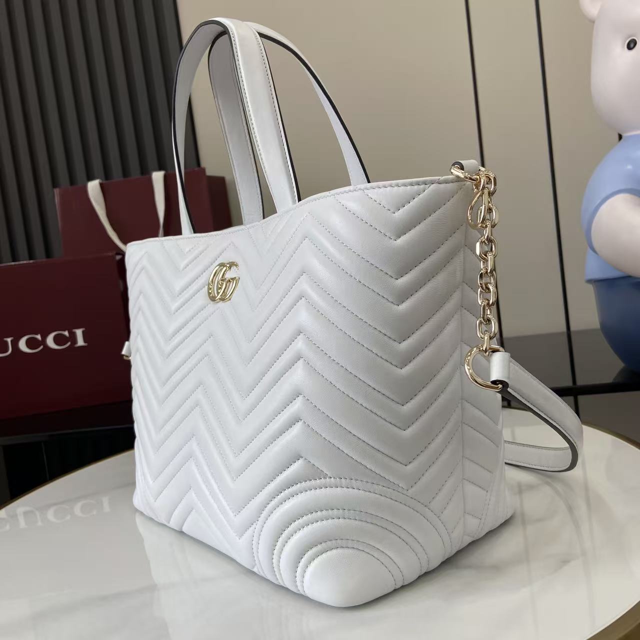 Gucci Marmont White Leather Tote Bag with Chain Strap - Versatile Design 7 i1755852938330 4252 0 5