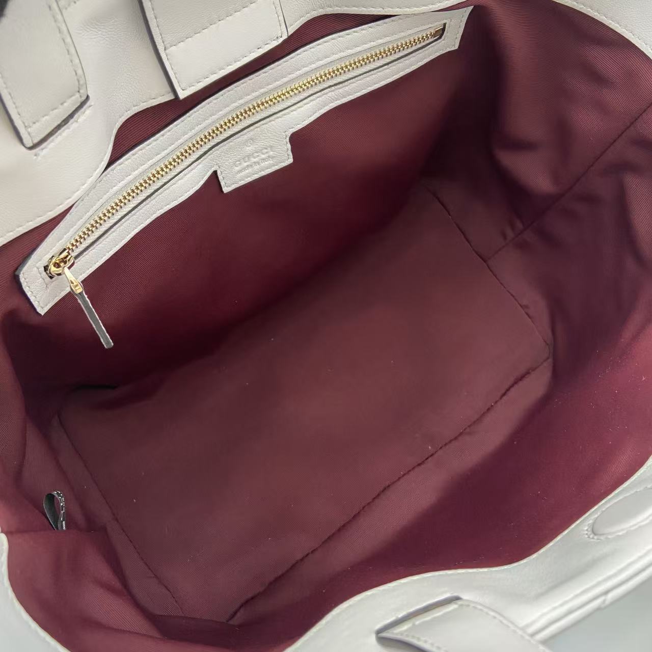 Gucci Marmont White Leather Tote Bag with Chain Strap - Versatile Design 9 i1755852942493 1032 0 7