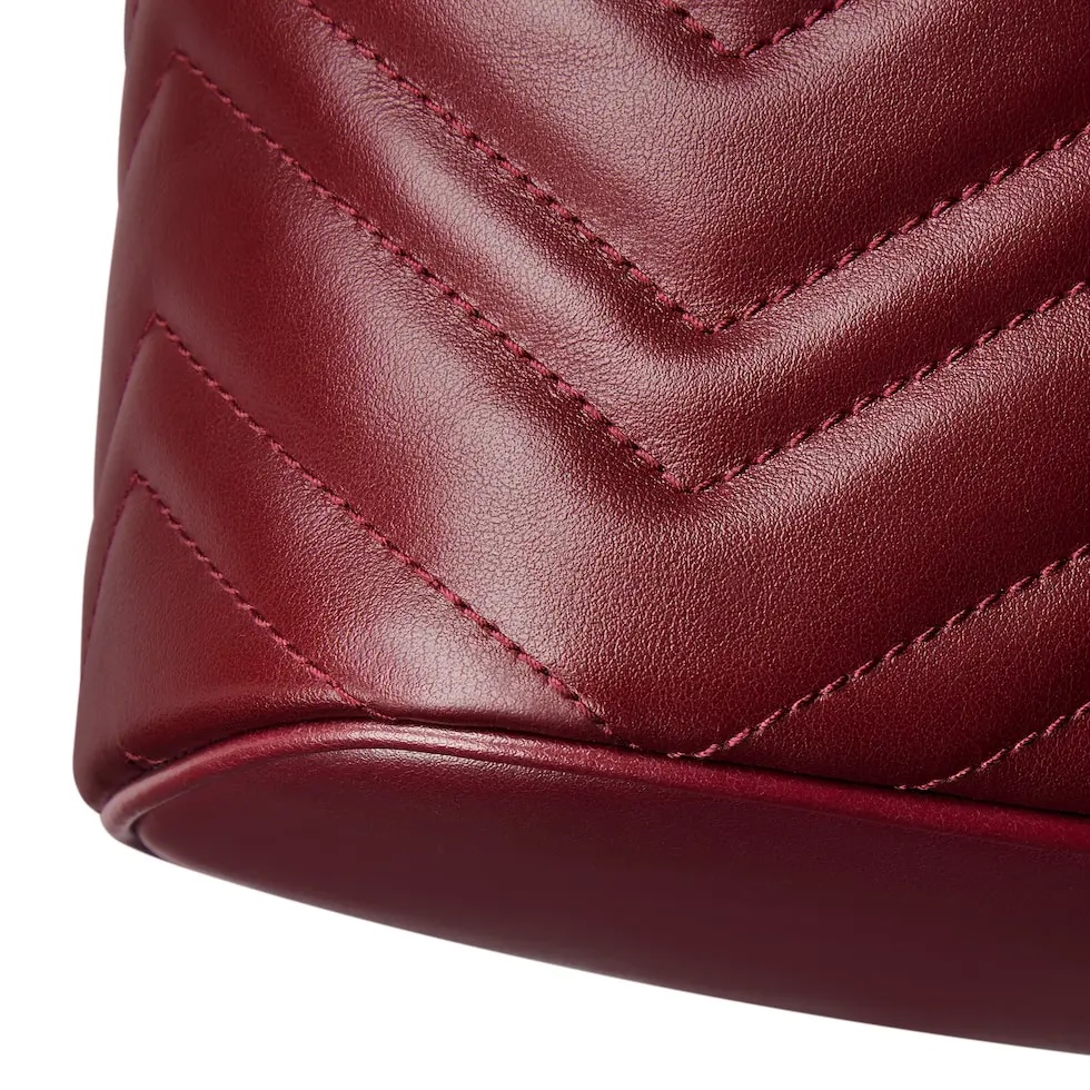Gucci Marmont Chain Cosmetic Case in Rosso Ancora Leather with GG Logo 8 i1755937995668 5150 0 7