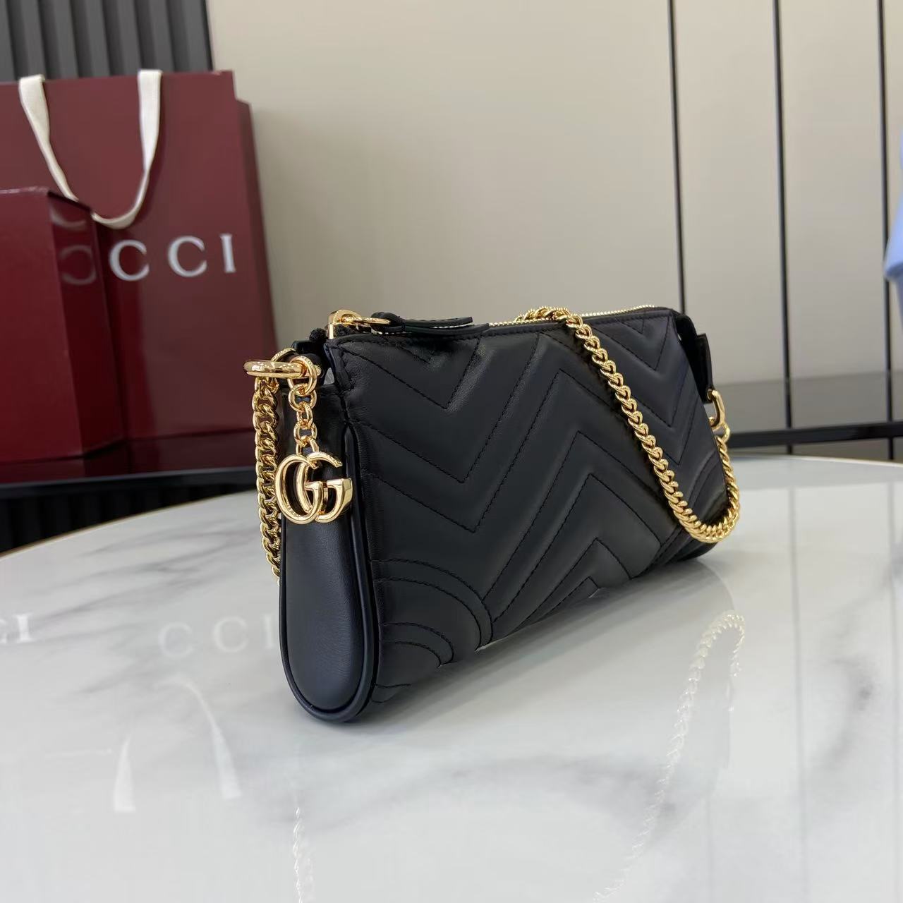 Gucci Marmont Small Shoulder Bag Black Leather with Gold-toned hardware 3 i1756828507395 8323 0 1