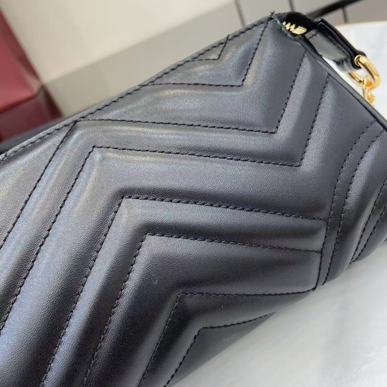 Gucci Marmont Small Shoulder Bag Black Leather with Gold-toned hardware 6 i1756828508366 7270 0 4