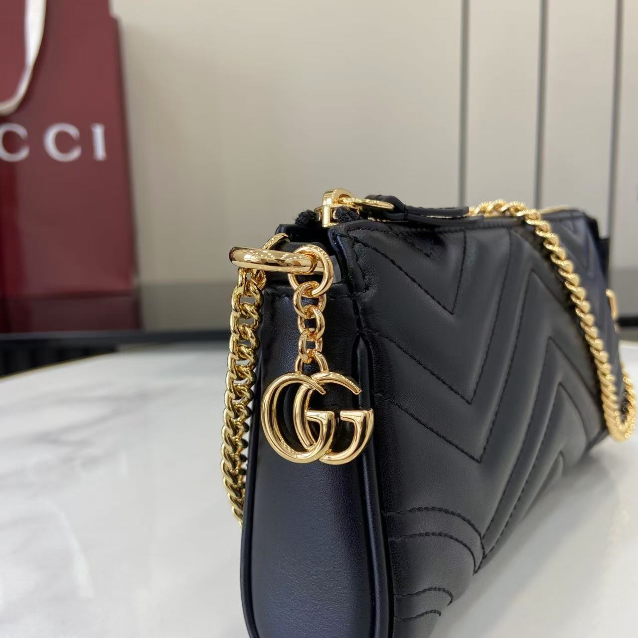 Gucci Marmont Small Shoulder Bag Black Leather with Gold-toned hardware 12 i1756828508366 7395 0 10