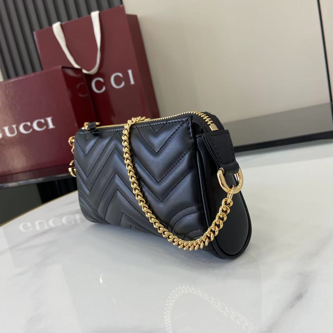 Gucci Marmont Small Shoulder Bag Black Leather with Gold-toned hardware 7 i1756828508367 2081 0 5