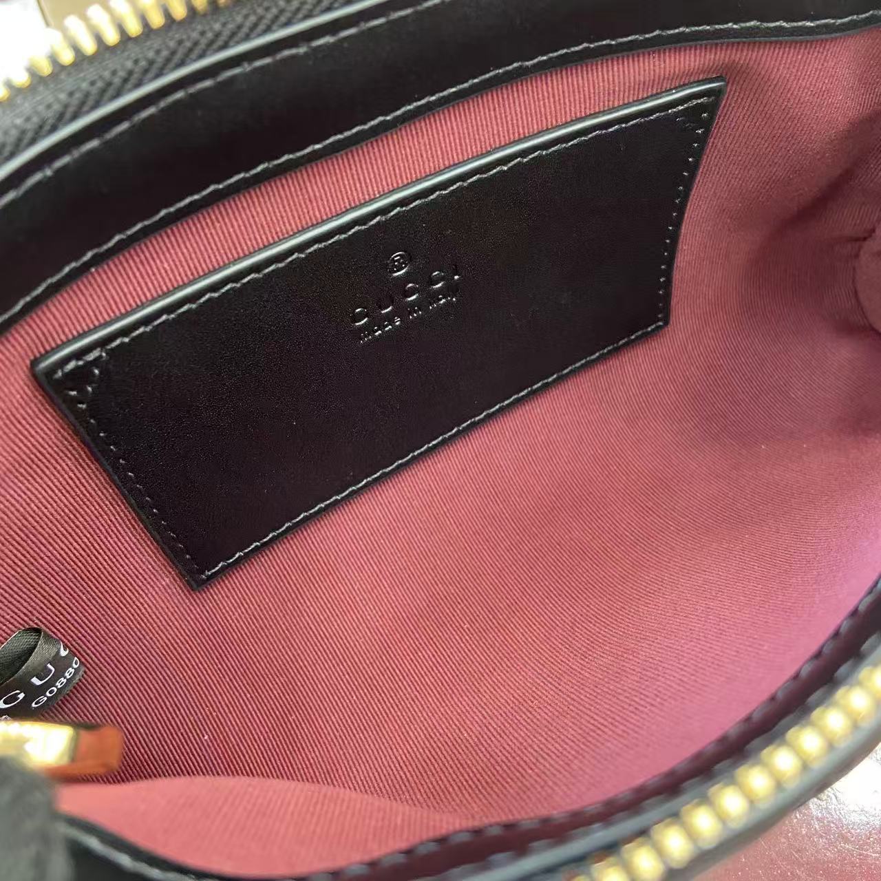 Gucci Marmont Small Shoulder Bag Black Leather with Gold-toned hardware 9 i1756828508894 1515 0 7