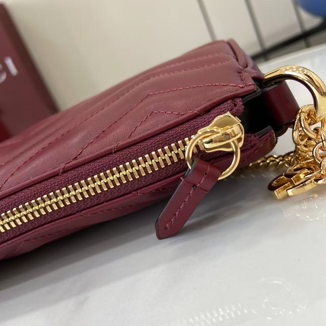 Gucci Marmont Small Shoulder Bag in Red Leather with Gold-Tone Hardware 7 i1756828575835 8975 0 6