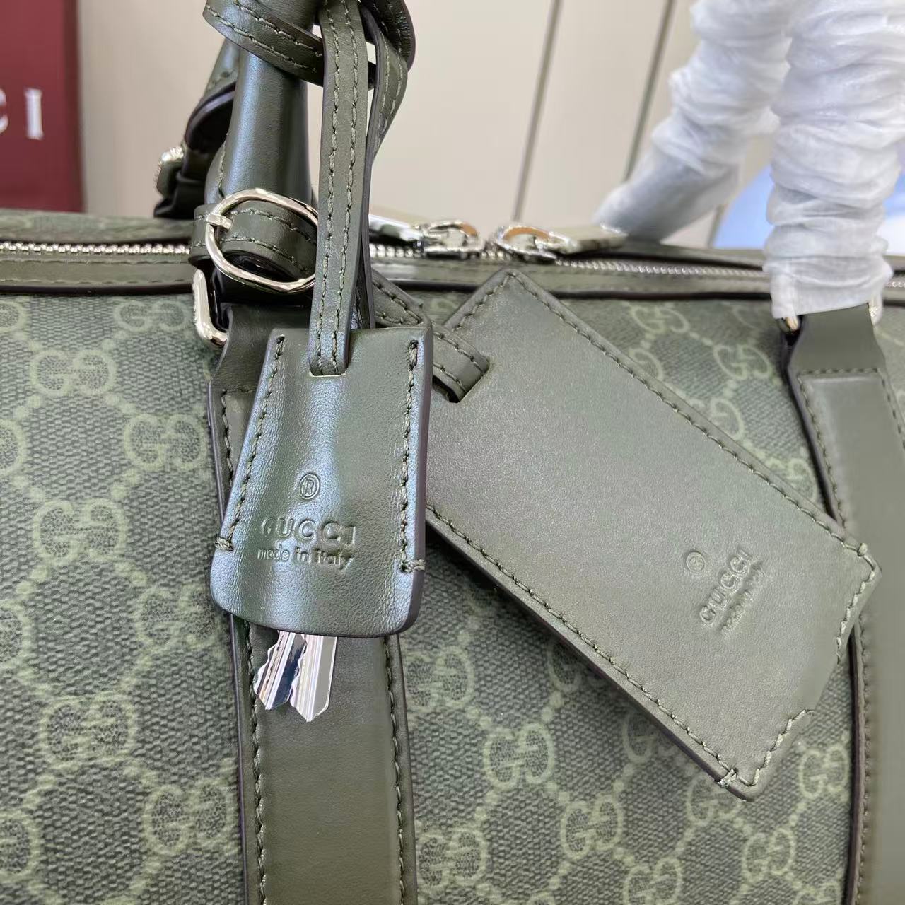 Gucci Medium Duffle Bag in Green Gucci Letter Pattern Coated Fabric 5 i1757139513931 1086 0 4
