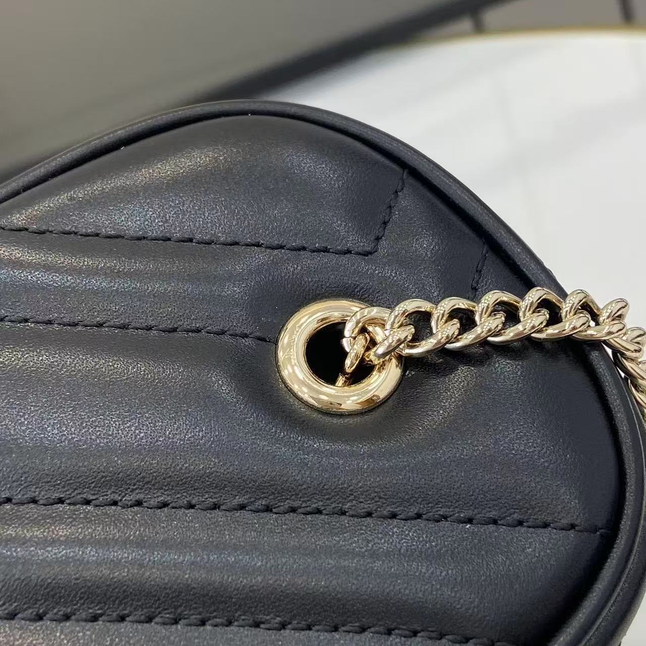 Gucci Marmont Chain Cosmetic Bag - Black Quilted Leather, 15cm 11 i1757575850622 8894 0 9