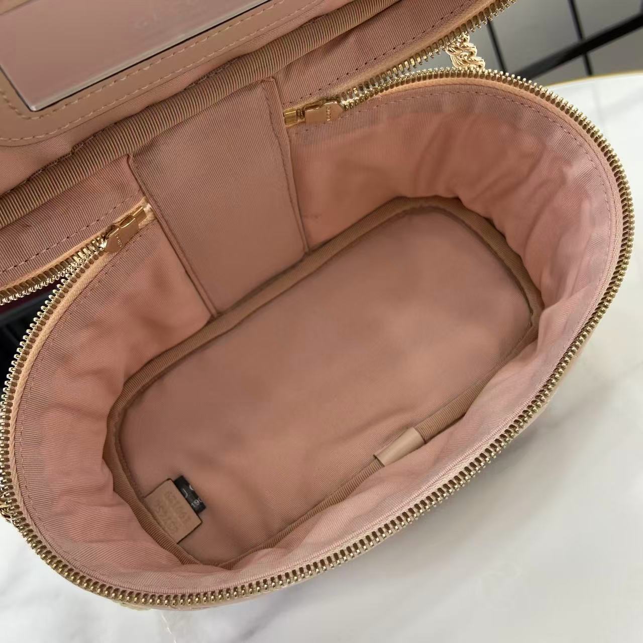 Gucci Marmont Pink Leather Chain Cosmetic Bag - Classic & Elegant 10 i1757745928386 4512 0 8