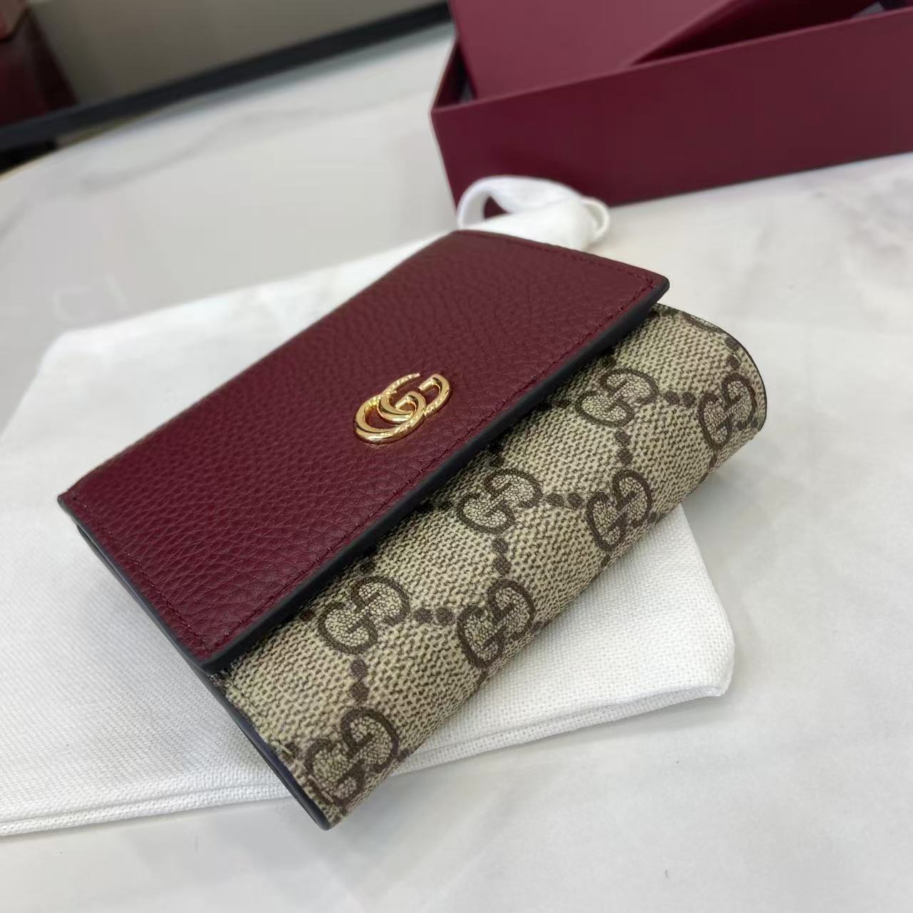 Ophidia Wallet in Brown Leather with Double G Hardware - Compact & Stylish 5 i1760526364261 8557 0 3