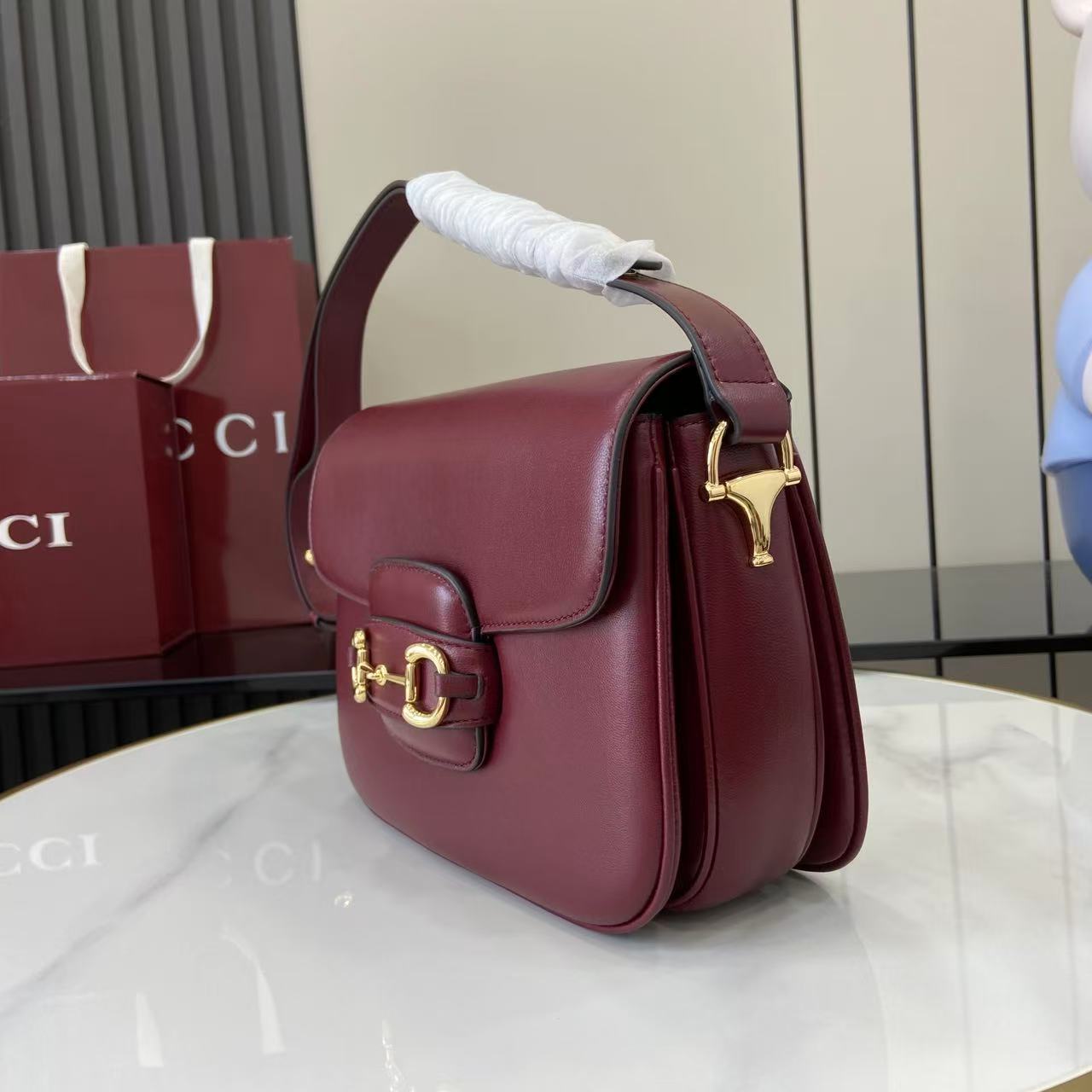 Gucci Horsebit 1955 Red Leather Shoulder Bag - Elegant & Timeless Design 7 i1760528114363 9326 0 5