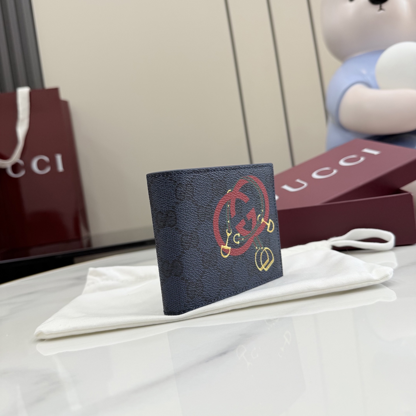 Портмоне Gucci с вышивкой