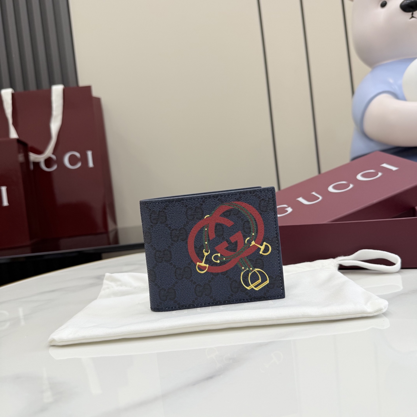 Портмоне Gucci с вышивкой