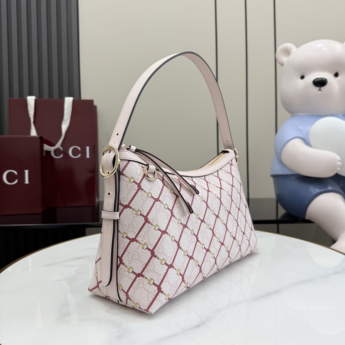 Сумка Gucci с принтом и ручкой