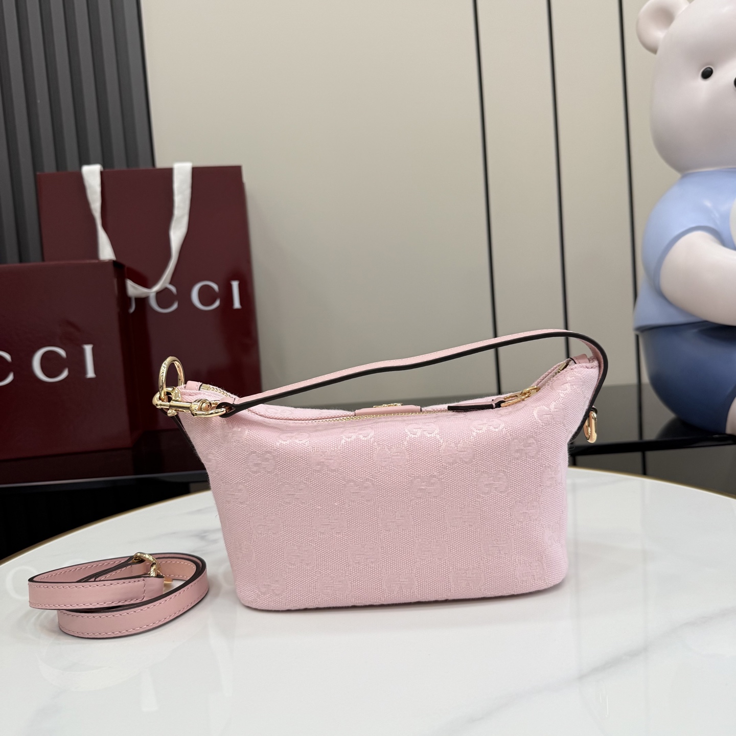Сумка-кроссбоди Gucci розовая