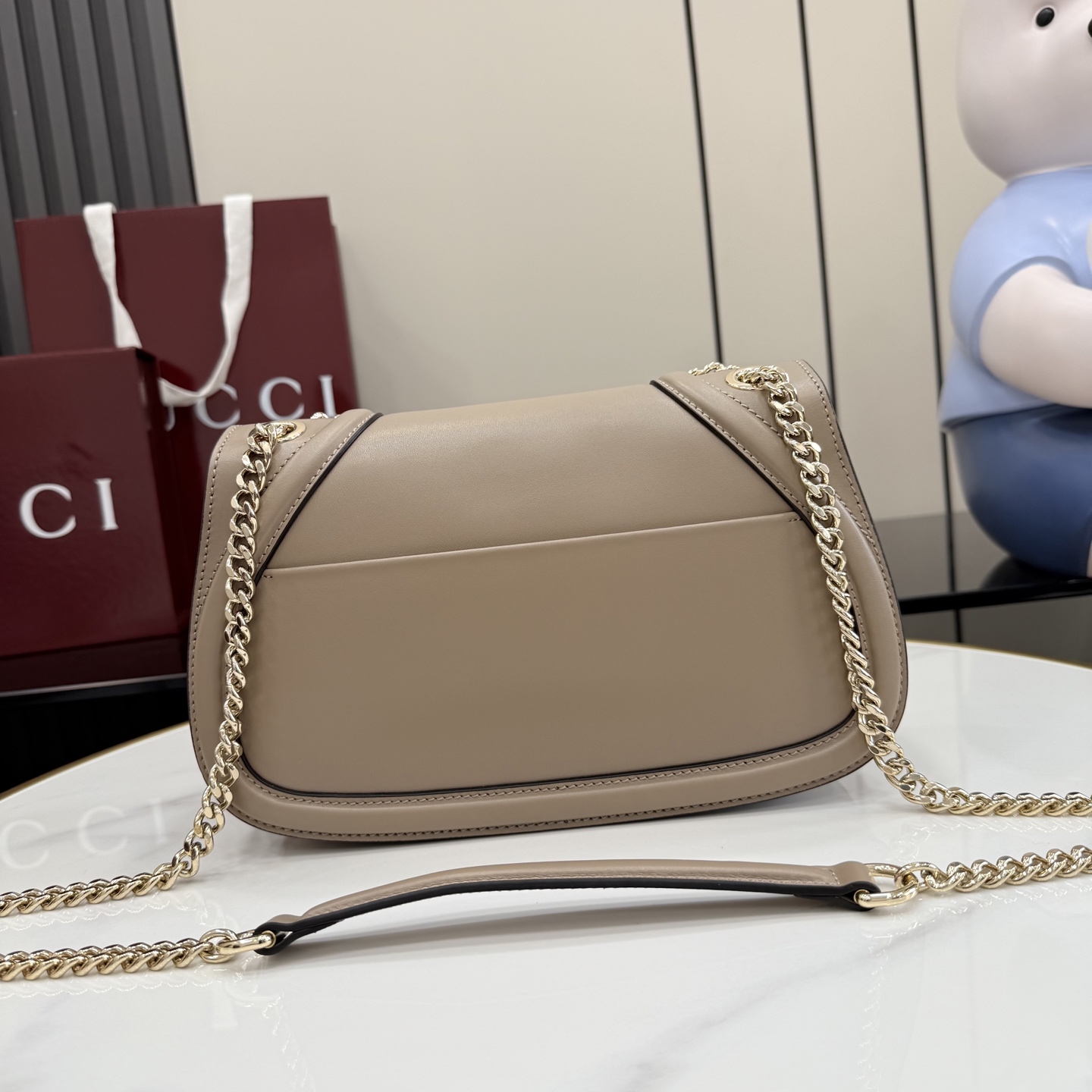 Сумка Gucci бежевая с цепью