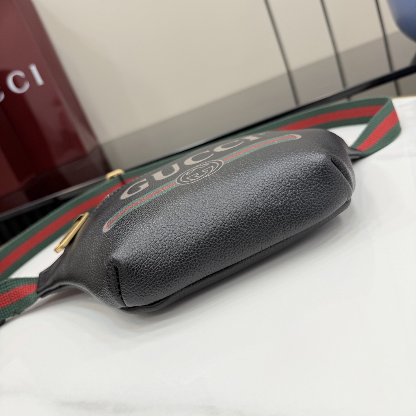 Gucci 系列匠心融蕴黑色 搭配 廓形与全新功能