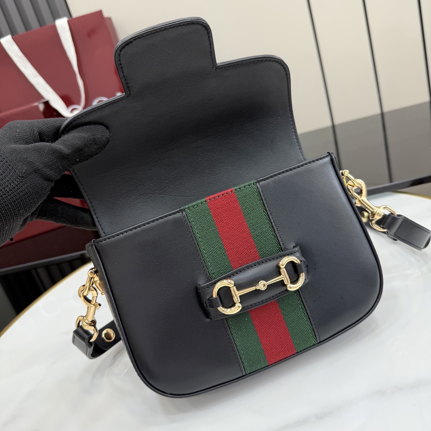 Gucci 2026春夏系列全新上市 Gucci Horsebit 1955 系列手袋以柔软流畅的廓形演绎