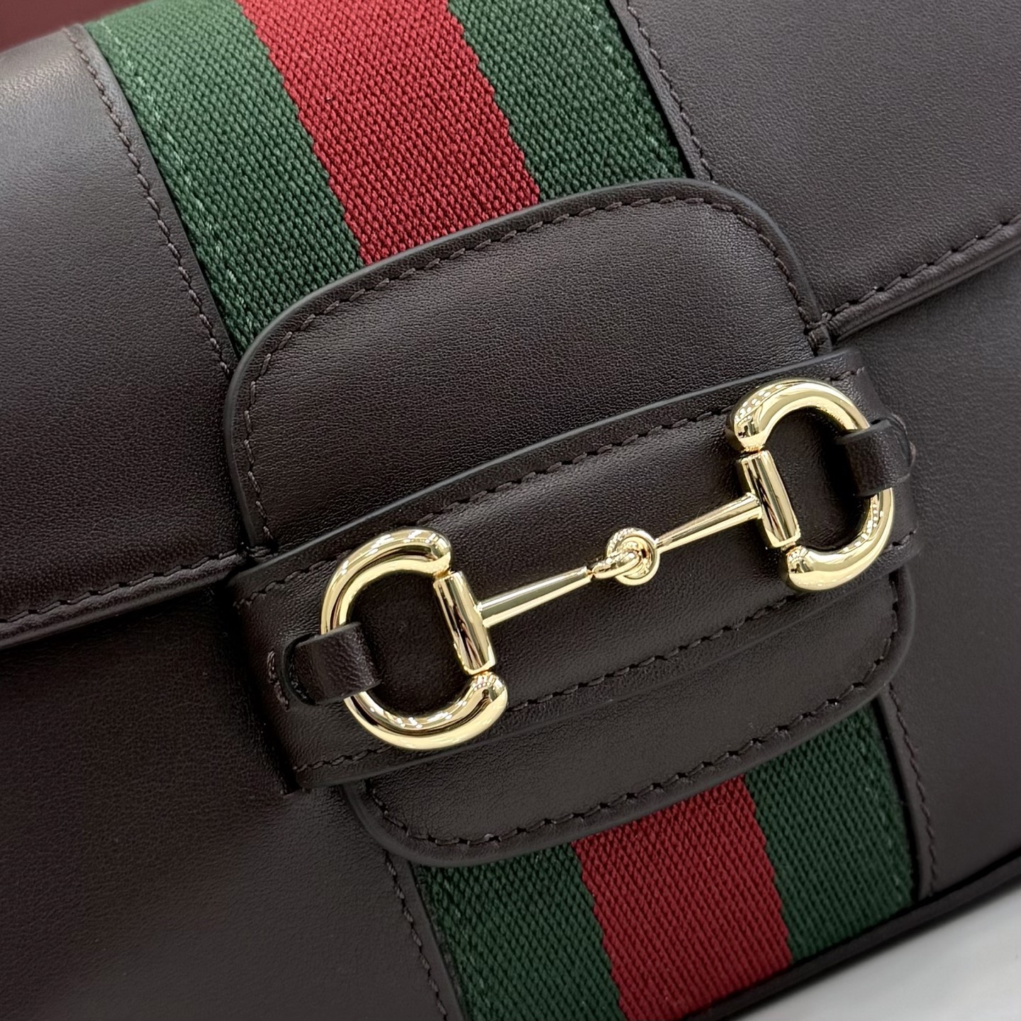 Gucci 2026春夏系列全新上市 Gucci Horsebit 1955 系列包袋呈现柔韧雅致的廓形