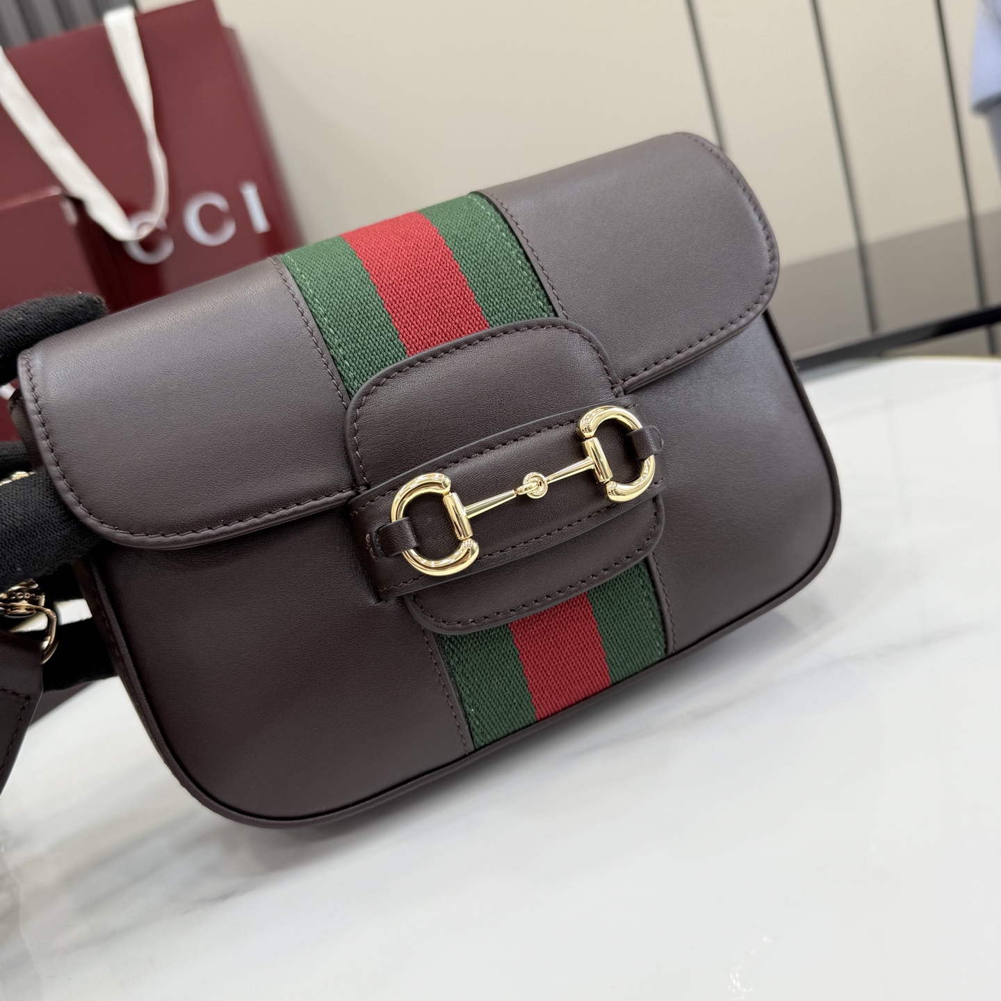 Gucci 2026春夏系列全新上市 Gucci Horsebit 1955 系列包袋呈现柔韧雅致的廓形