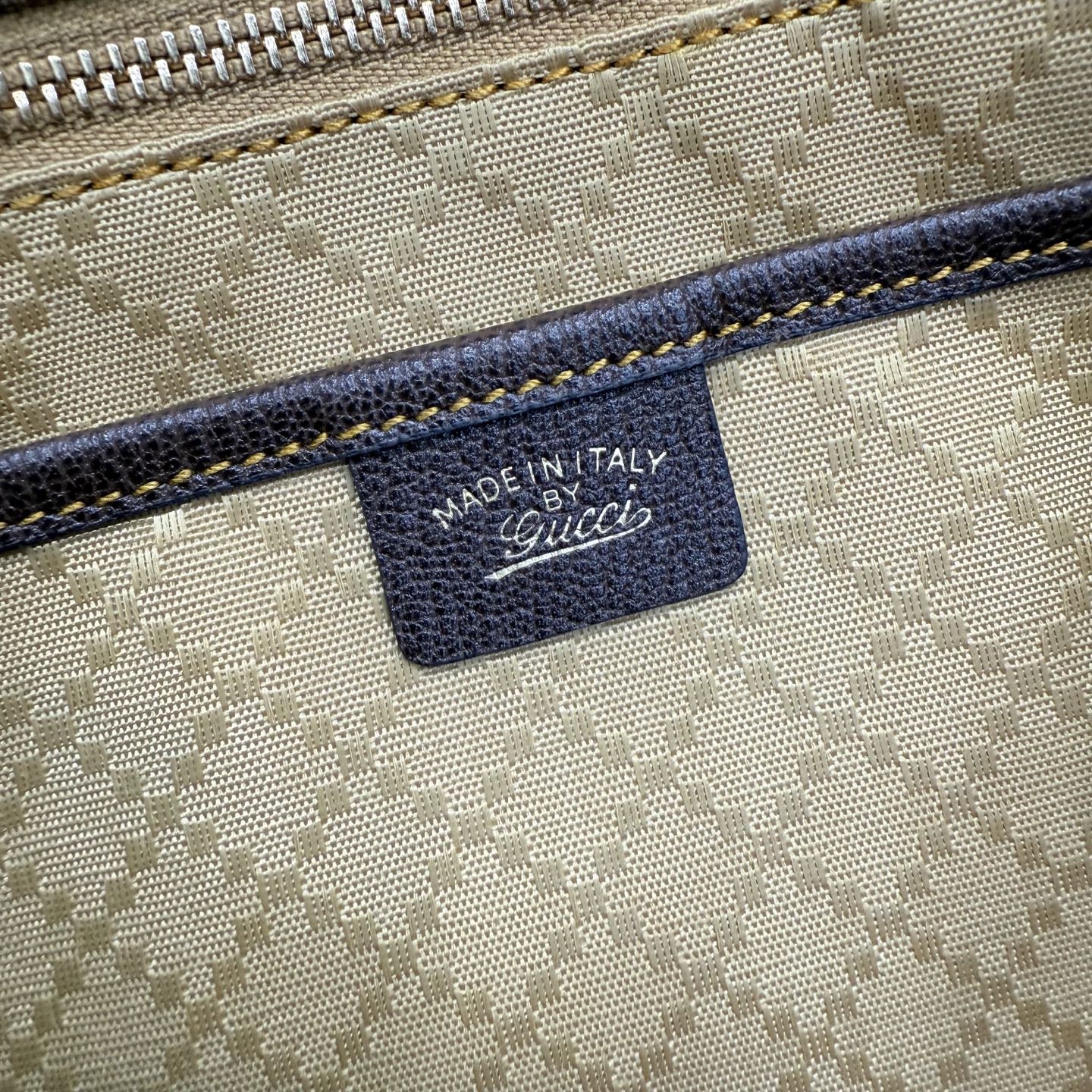 Gucci Generation Gucci系列深入探索品牌的典藏元素 将不同年代的设计融合成一种美学叙事