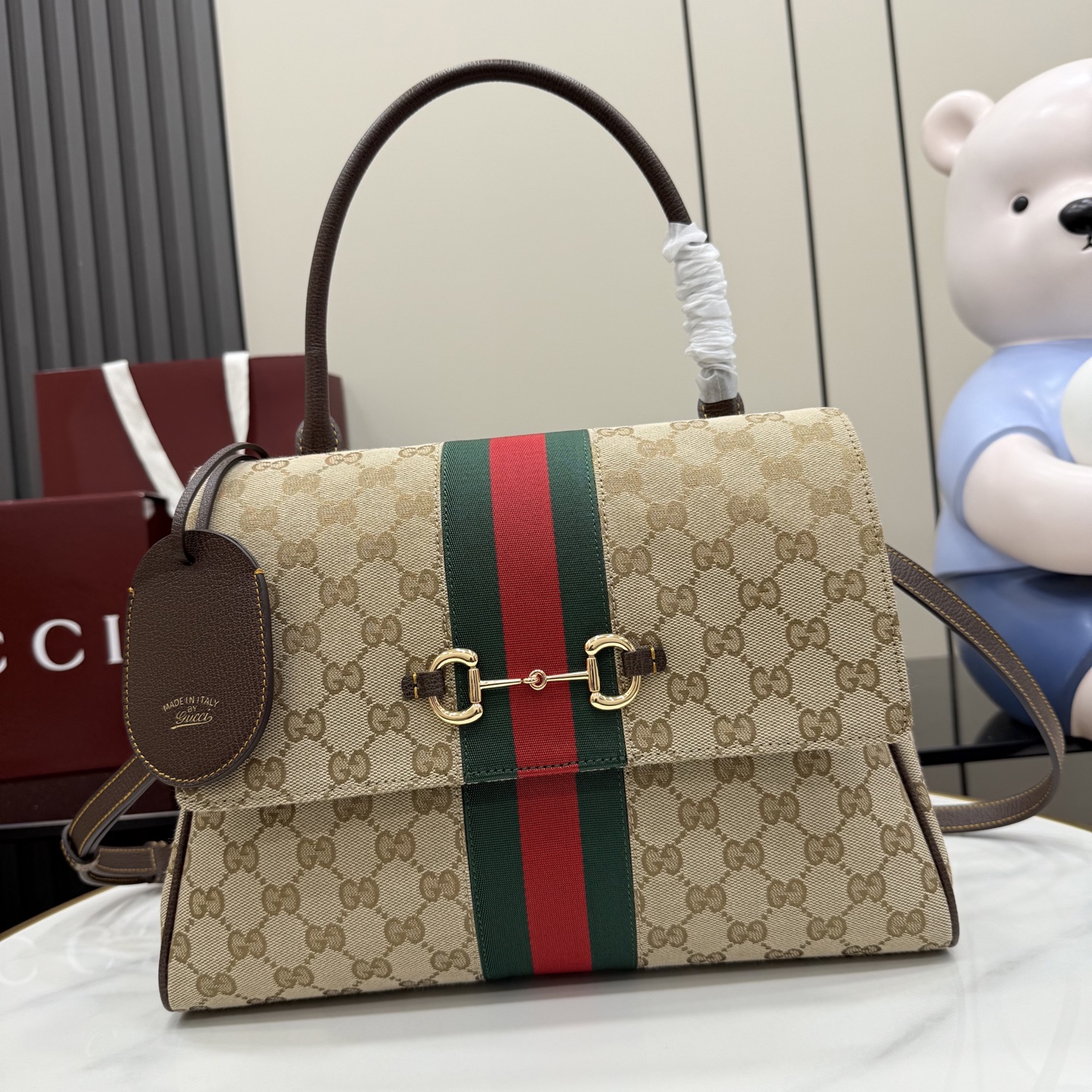 Gucci Generation Gucci系列深入探索品牌的典藏元素 将不同年代的设计融合成一种美学叙事