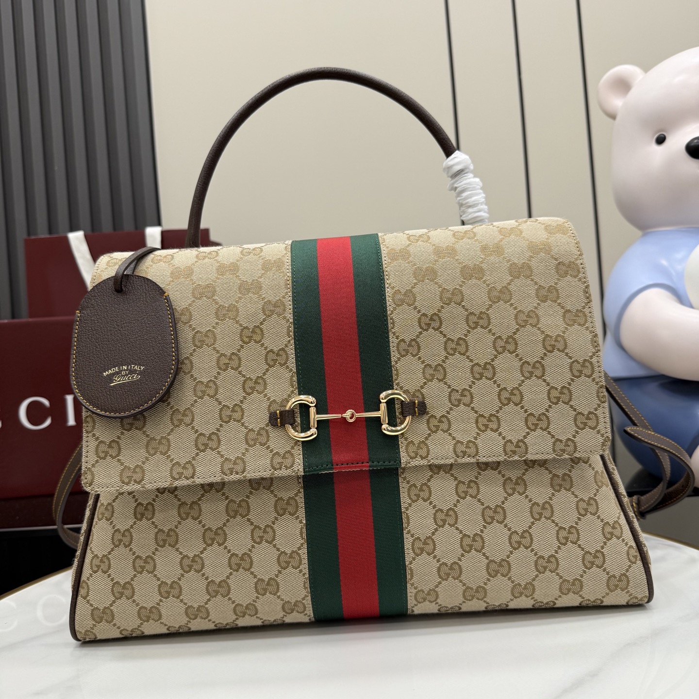 Gucci Generation Gucci系列深入探索品牌的典藏元素 将不同年代的设计融合成一种美学叙事