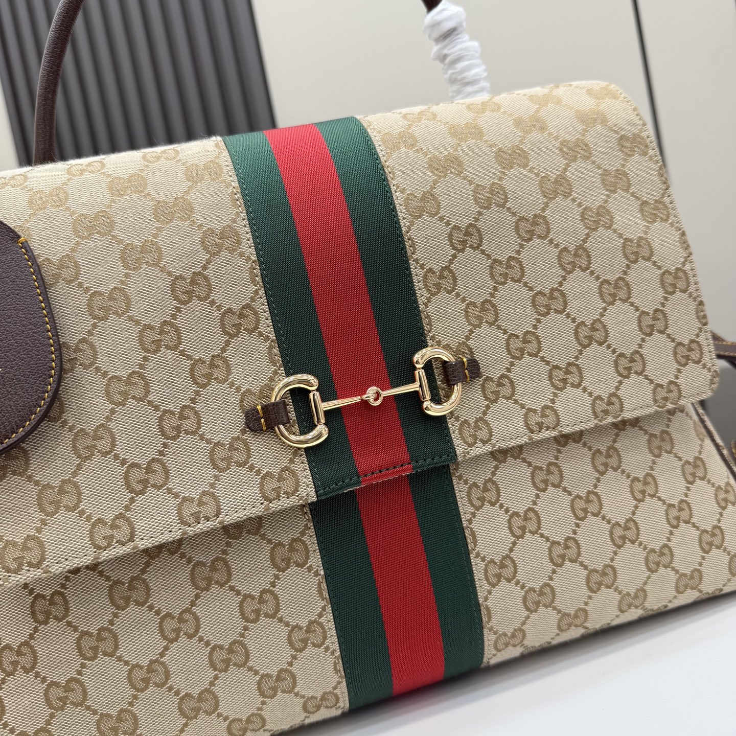 Gucci Generation Gucci系列深入探索品牌的典藏元素 将不同年代的设计融合成一种美学叙事