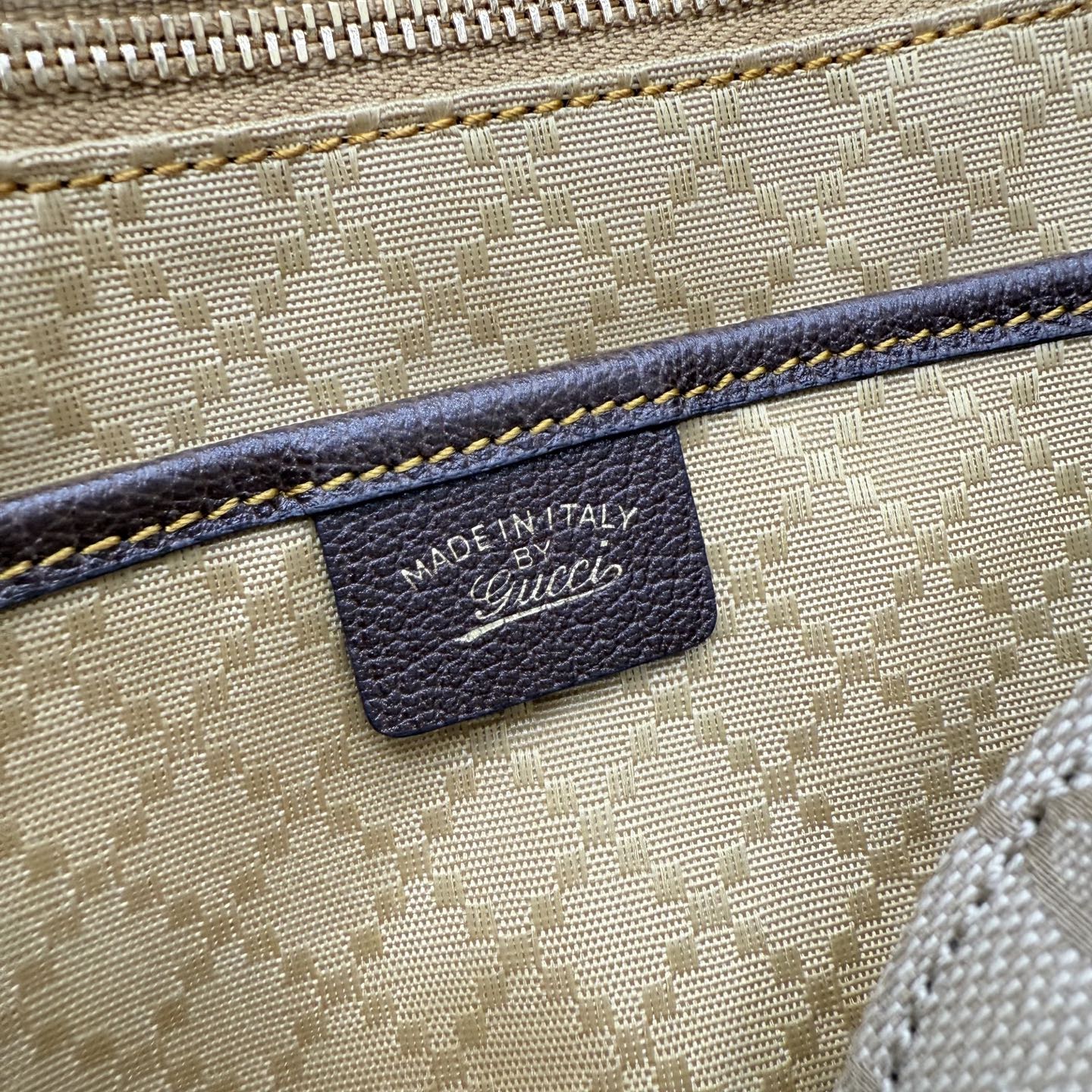 Gucci Generation Gucci系列深入探索品牌的典藏元素 将不同年代的设计融合成一种美学叙事