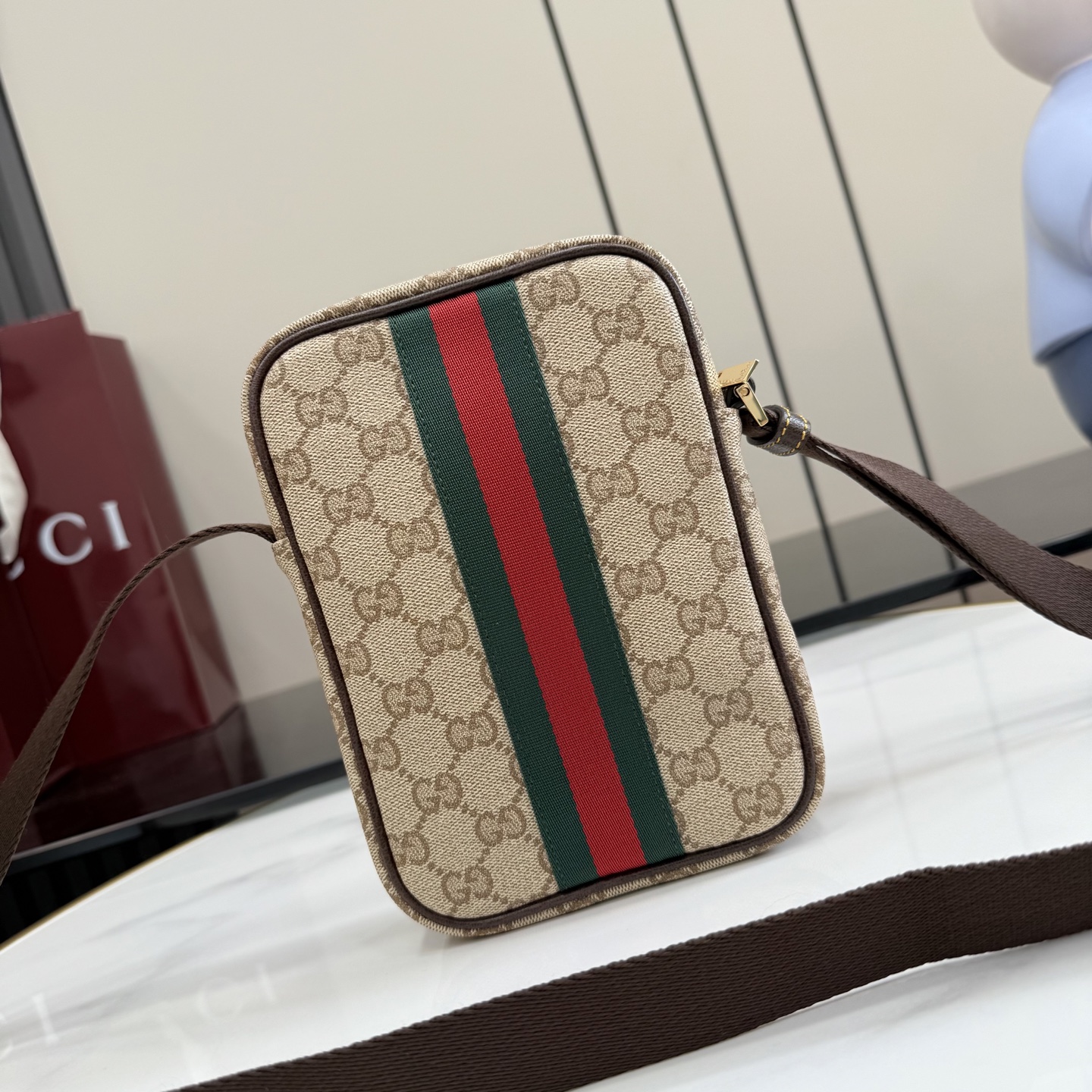 Сумка через плечо Gucci с монограммой