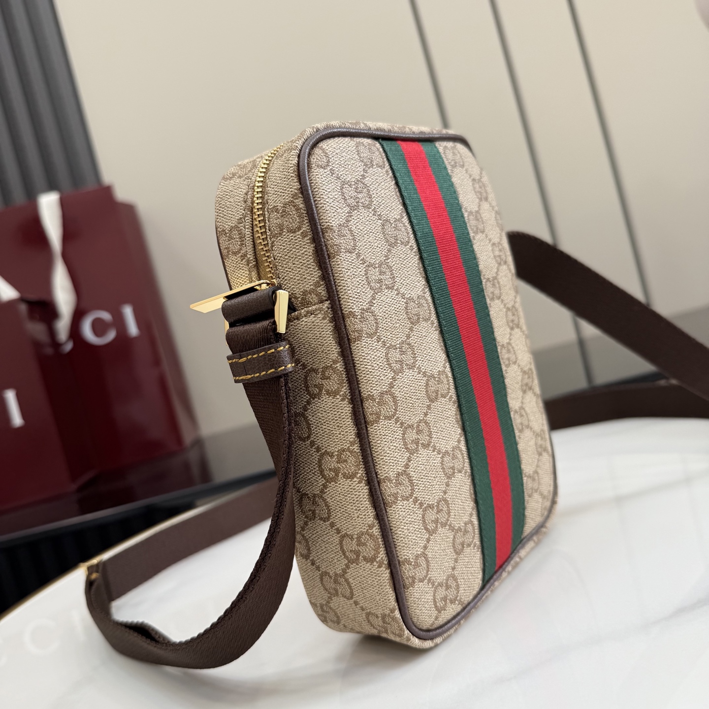 Сумка через плечо Gucci с монограммой