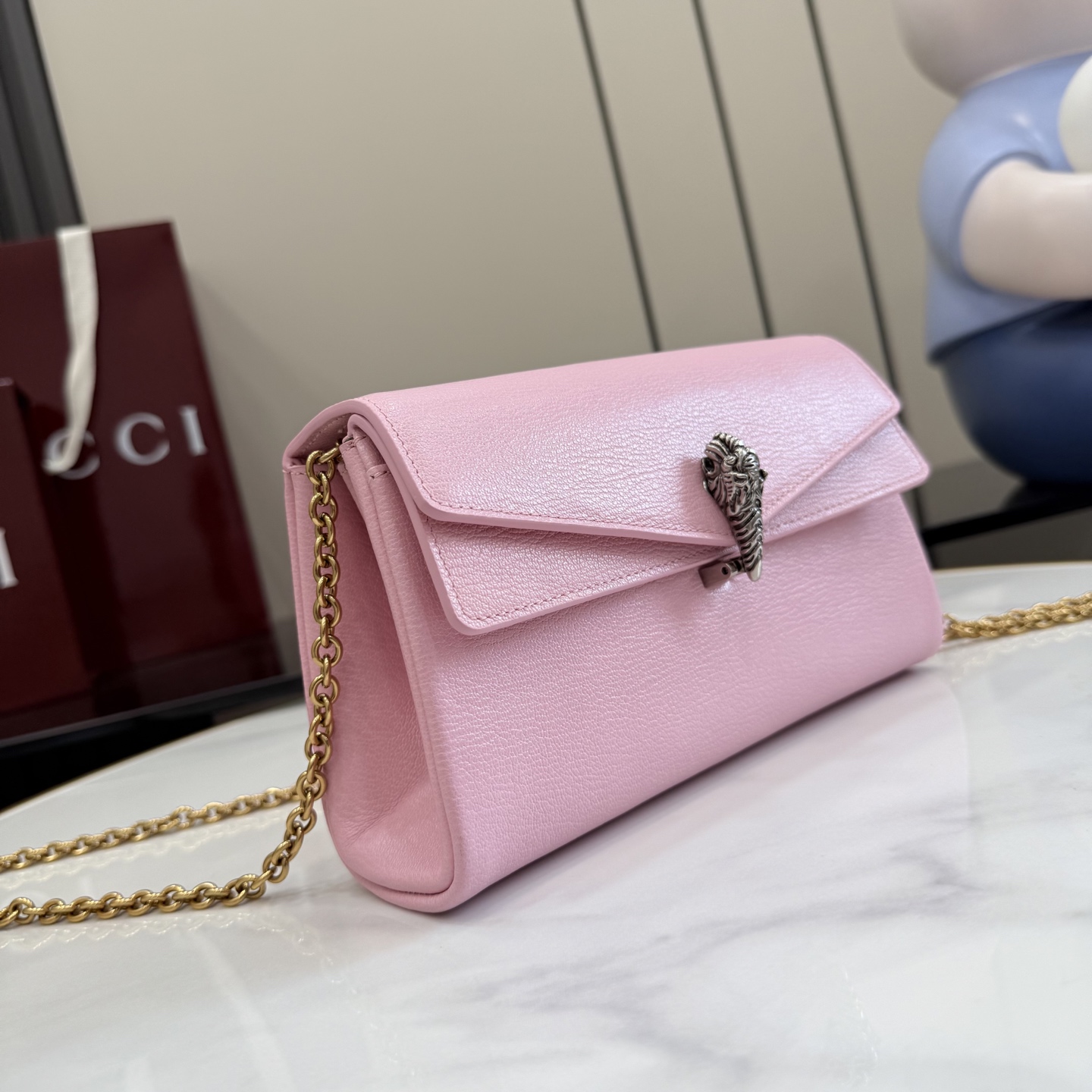 Сумка-клатч Gucci розовая с цепочкой