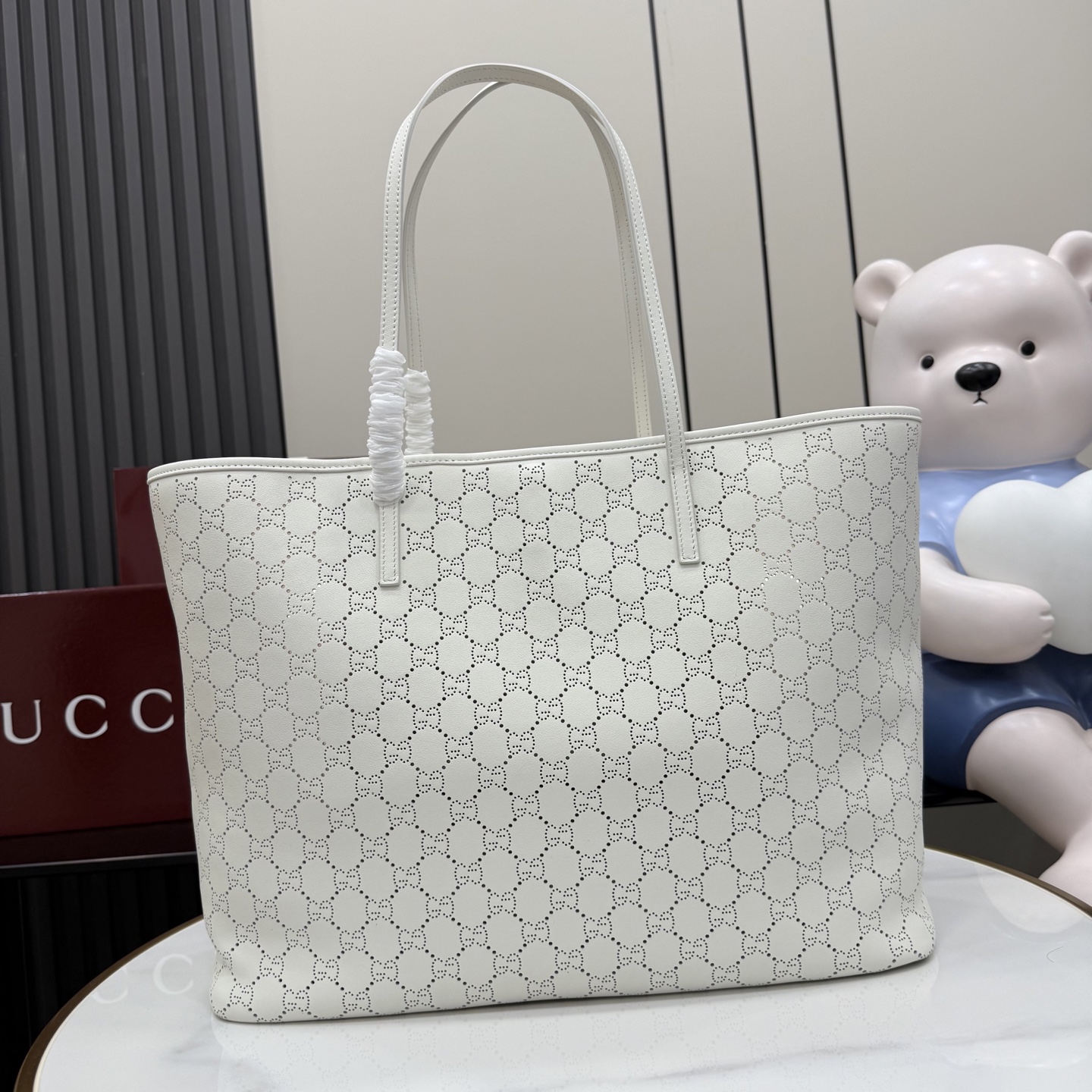 Сумка-тоут Gucci с перфорированным принтом