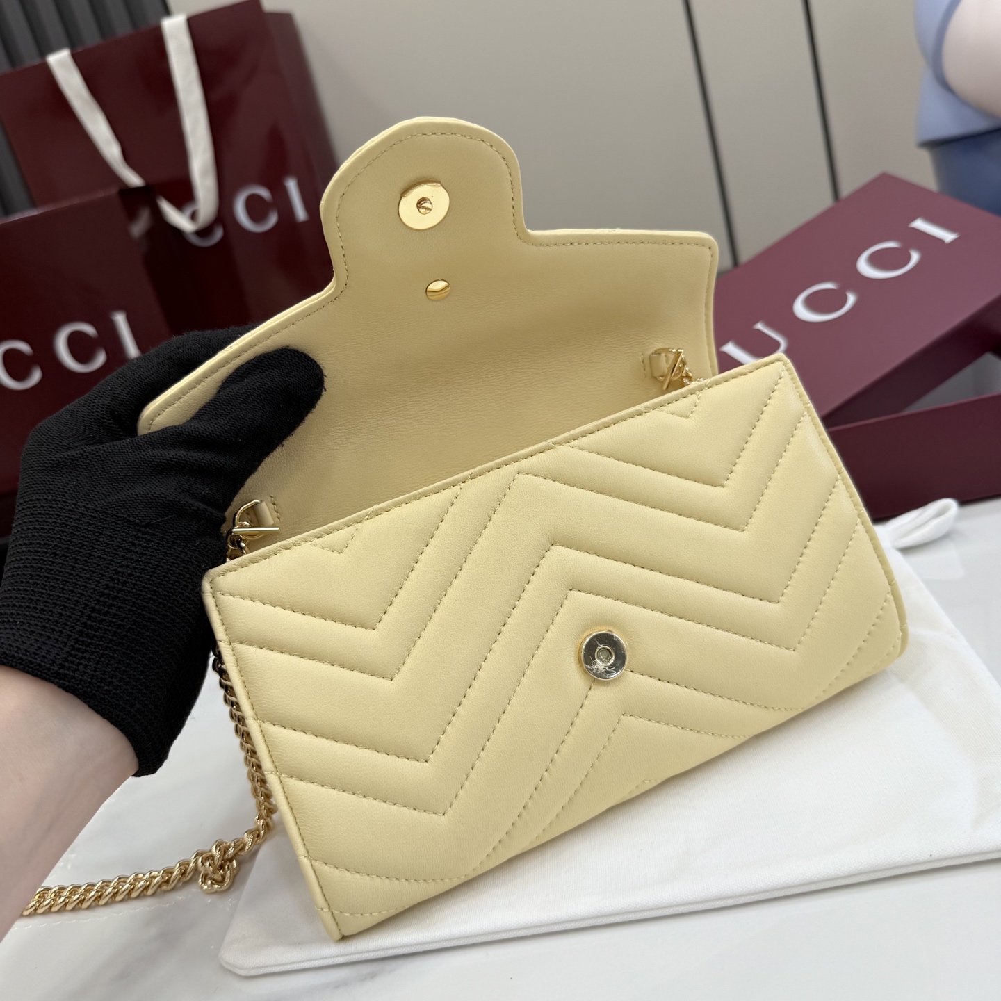 gucci gg marmont light yellow wallet on chain
