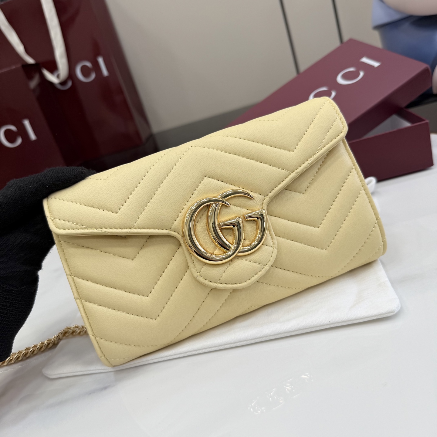 gucci gg marmont light yellow wallet on chain