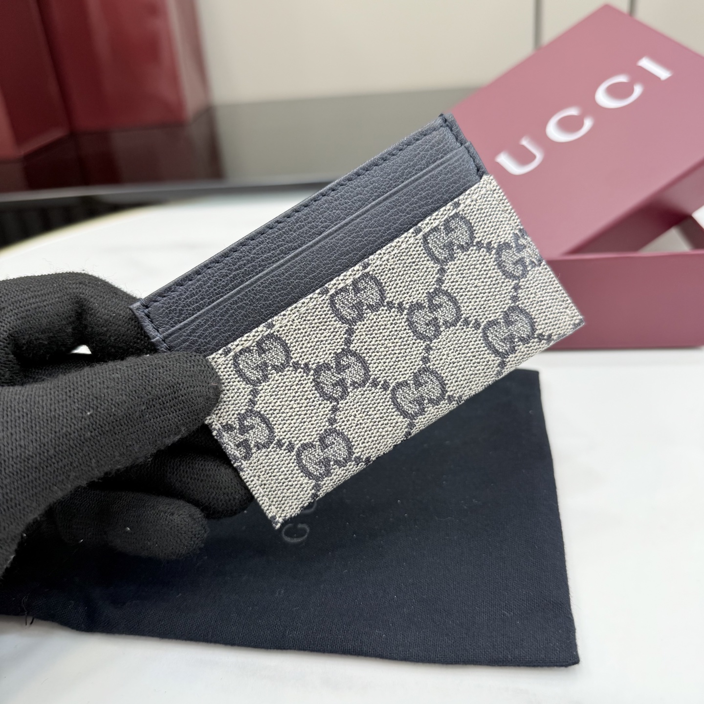 gucci essence classic blue gg canvas card case