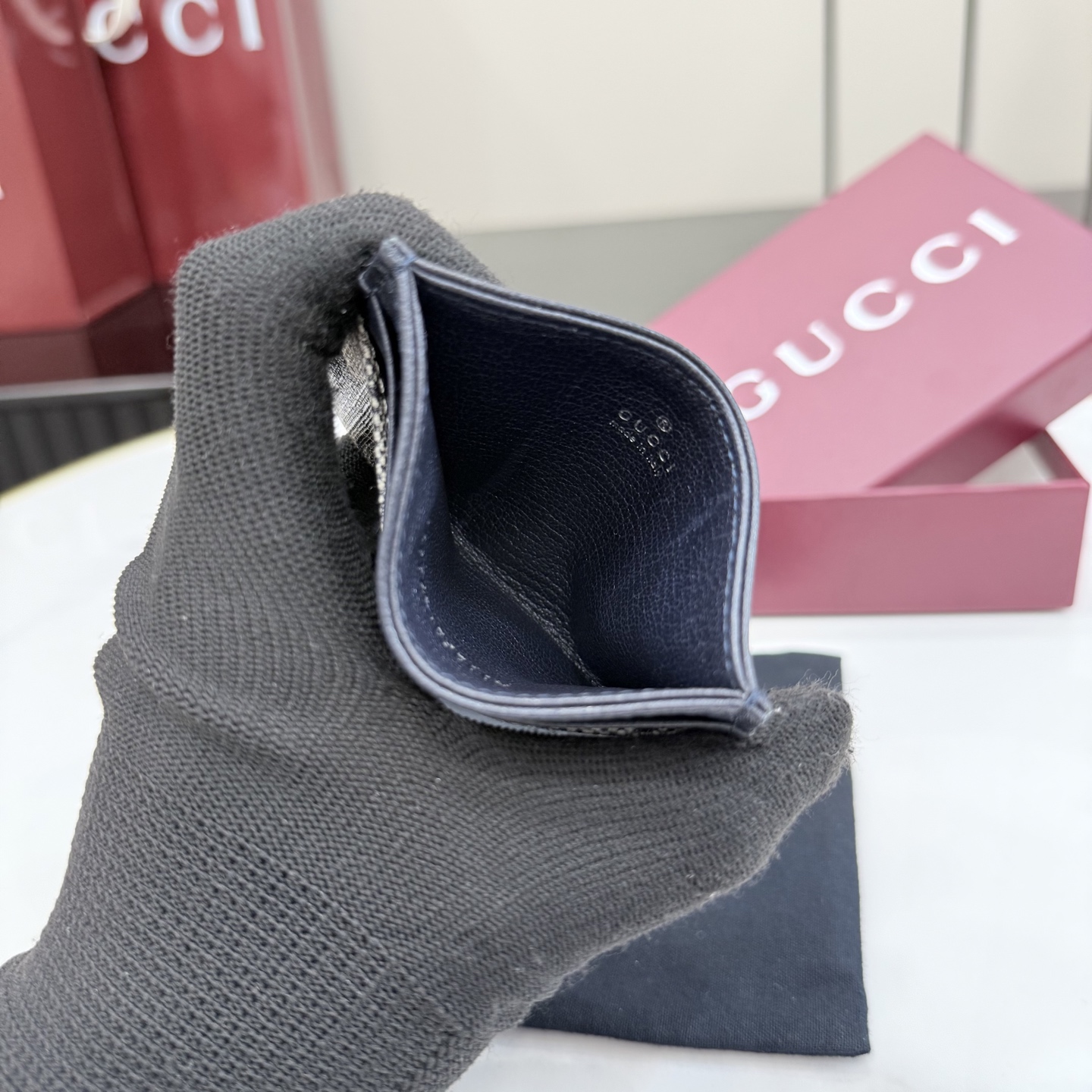 gucci essence classic blue gg canvas card case
