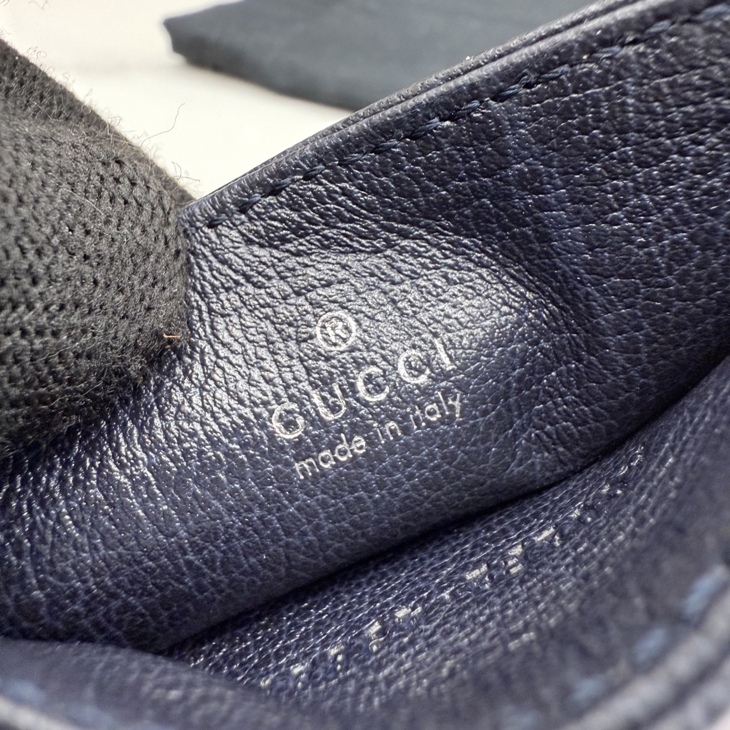 gucci essence classic blue gg canvas card case
