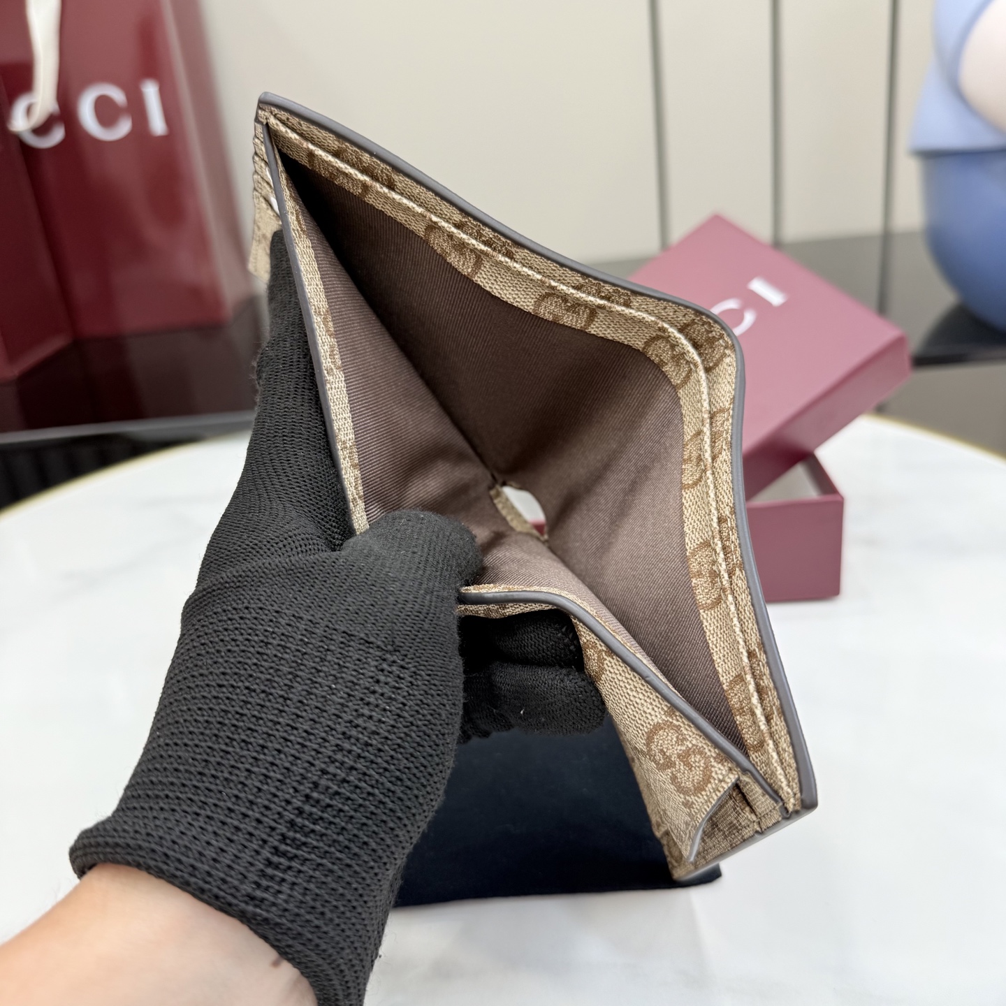 gucci dark brown leather bifold metal tag wallet