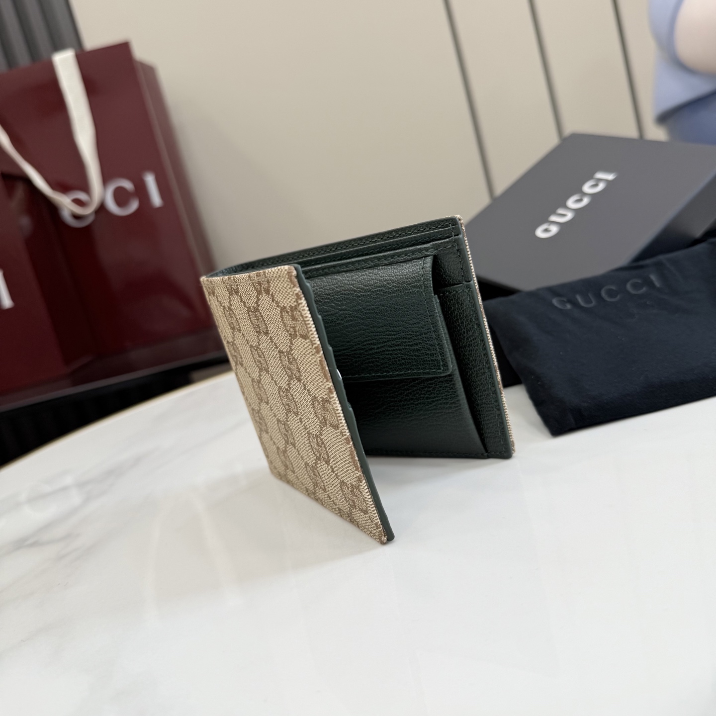 gucci essence classic gg canvas bifold wallet