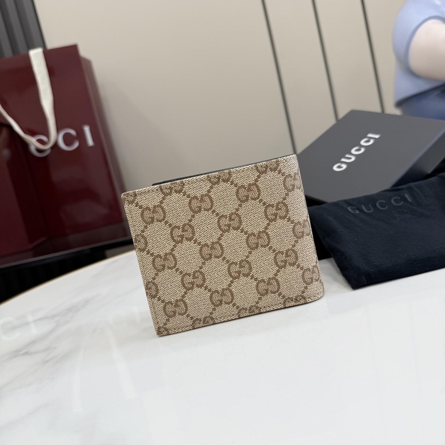 gucci essence classic gg canvas bifold wallet