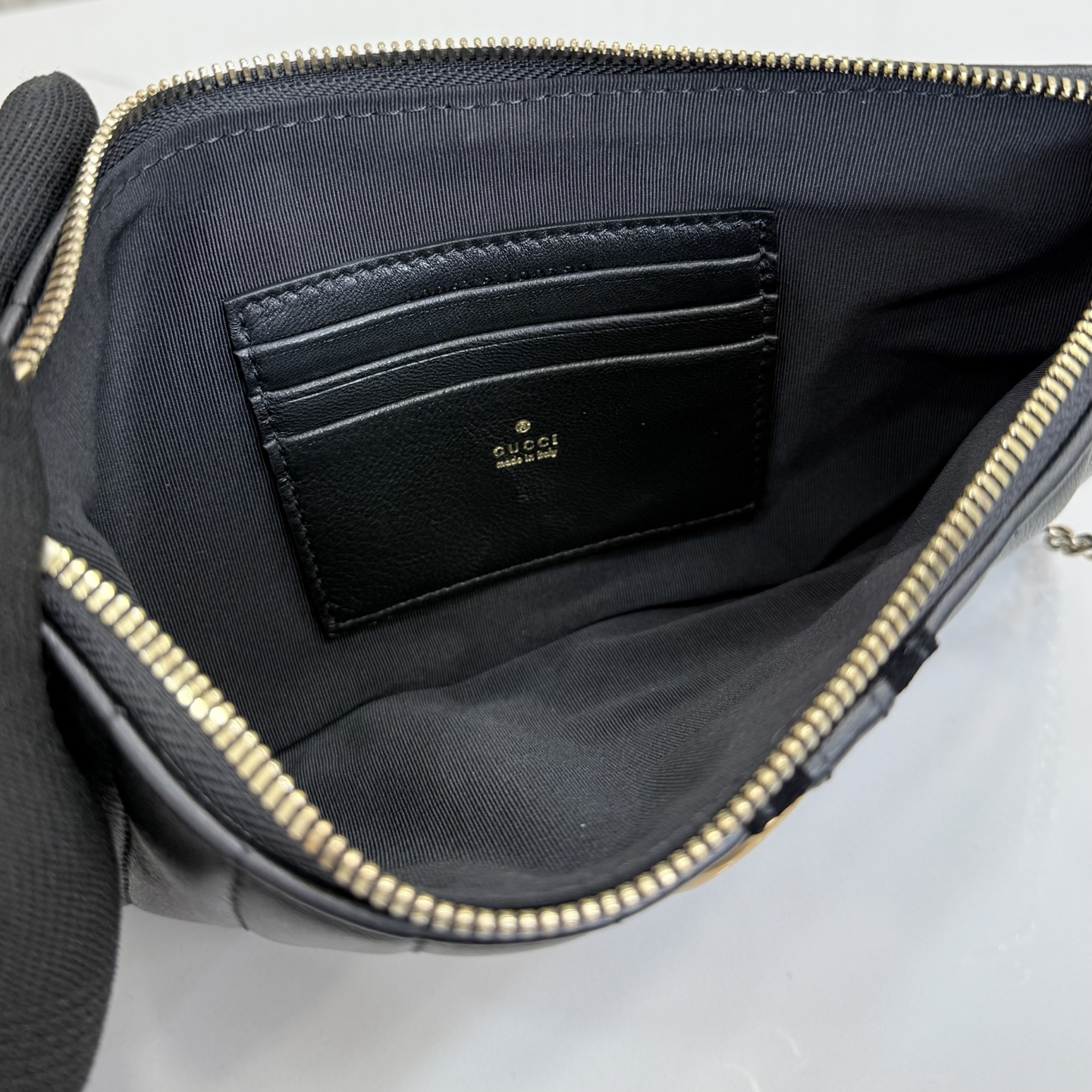 gucci gg marmont black pouch with strap
