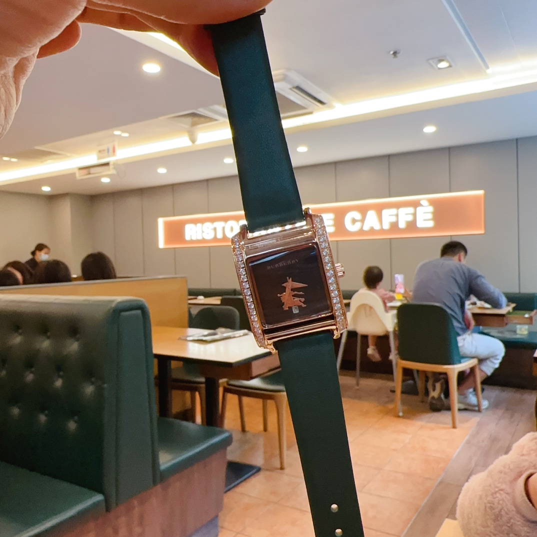 Burberry Titanium Steel Watch Sets: Exclusive Sale for Fashionable Women - 图片 7